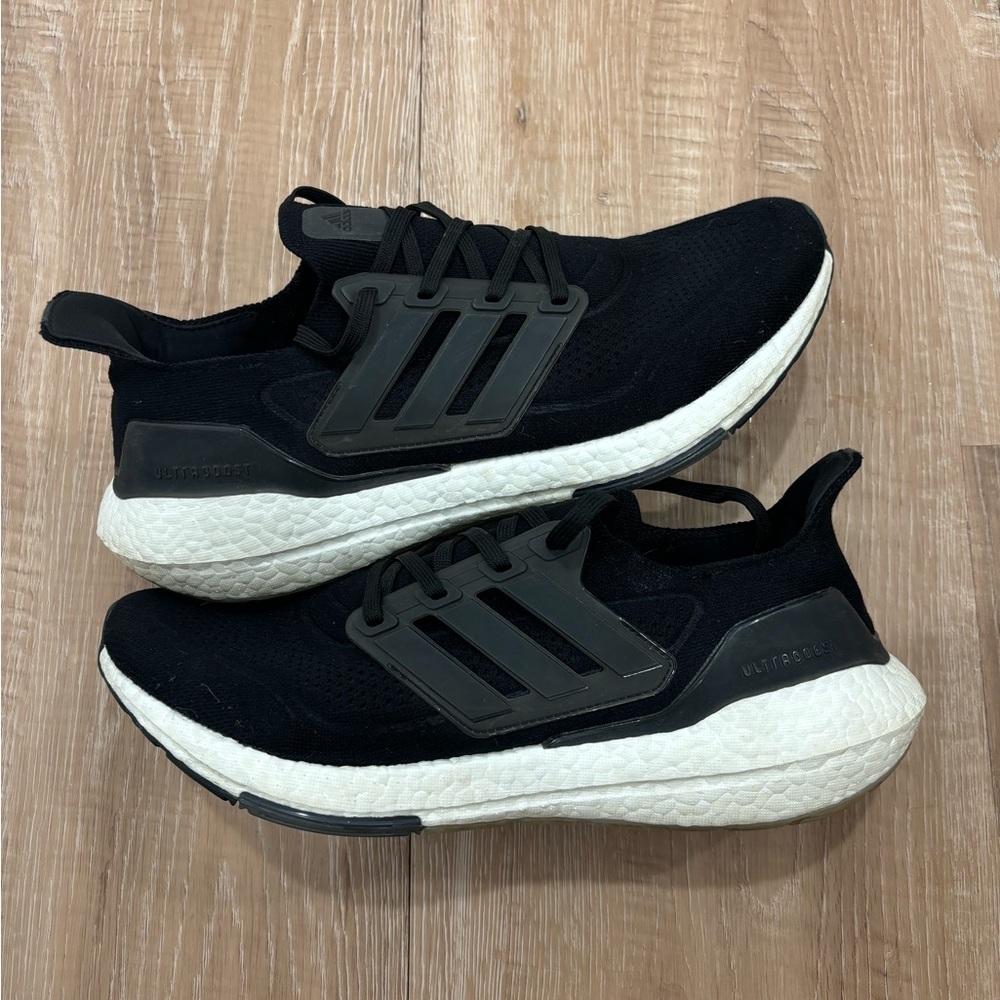 Adidas Black and White Ultraboost Sneakers Excellent Condition